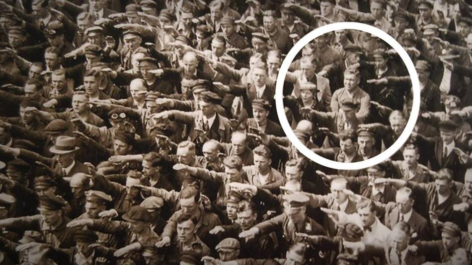 August Landmesser, el hombre que se negó a hacer el saludo nazi ante Hitler
