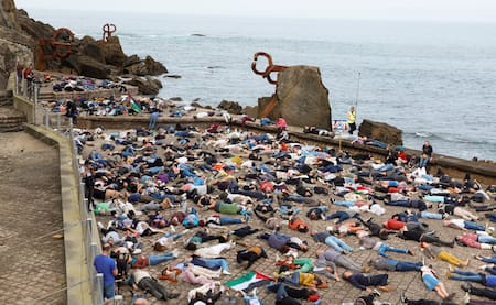 Marcha en San Sebastián por Palestina. Foto: Reuters.