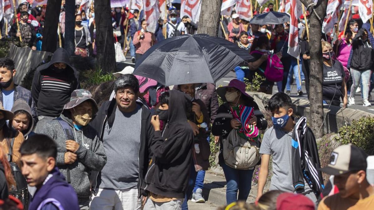 Organizaciones sociales se movilizan al Ministerio de Desarrollo Social, NA