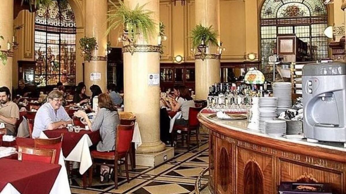 Café Tortoni, uno de los íconos de Buenos Aires. Foto: Instagram.