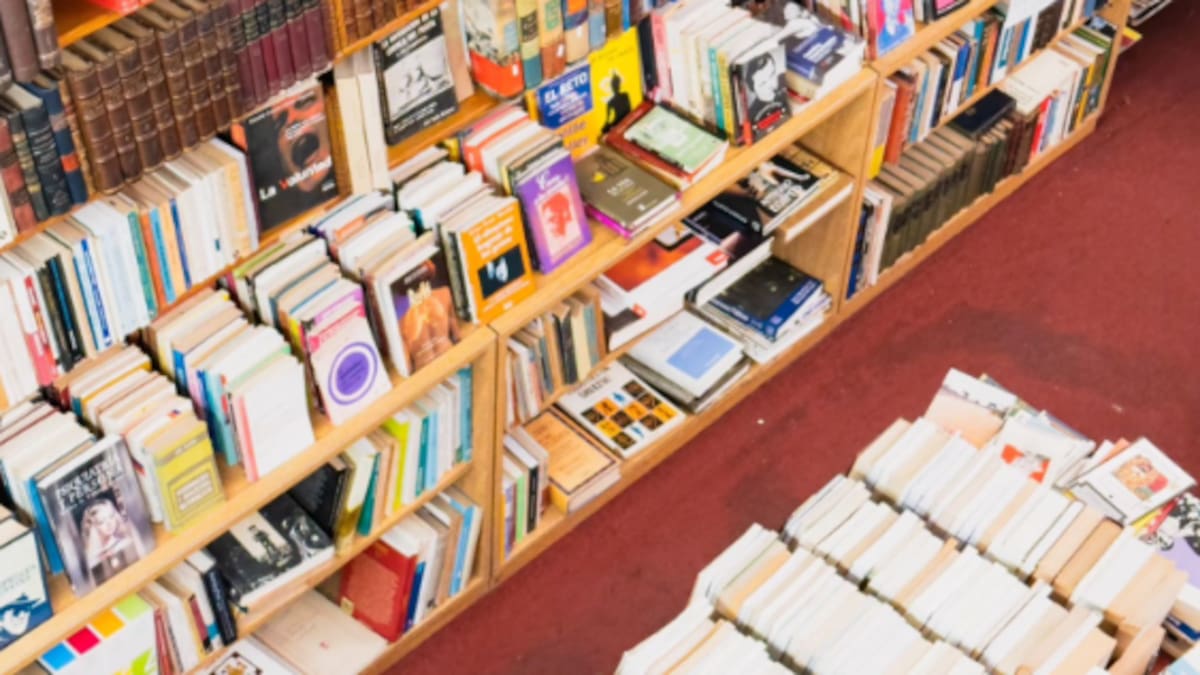 Libros a $1.000: una legendaria librería porteña cierra sus puertas y liquida todo su catálogo