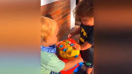 Mirko, hijo de Marley y Felipe, hijo de Florencia Peña