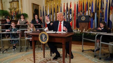 Donald Trump desmantela casi por completo el Departamento de Educación. Foto: Reuters/Carlos Barria