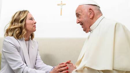 Giorgia Meloni visitó al papa Francisco en el hospital. Foto, archivo. Vaticano.