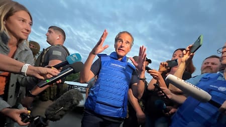 Rafael Grossi, en la inspeccion de la ONU en Zaporiyia. Foto: REUTERS.