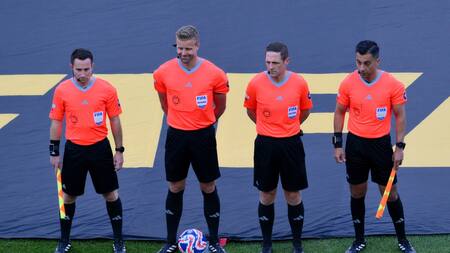 Glenn Nyberg, el árbitro de Boca vs Auckland City. Foto: Reuters/Steven Bisig