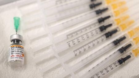 Vacunas anticovid, pandemia. Foto: Reuters.