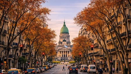 Elegida entre las más imperdibles del mundo: la primera avenida de CABA que guarda los secretos del poder