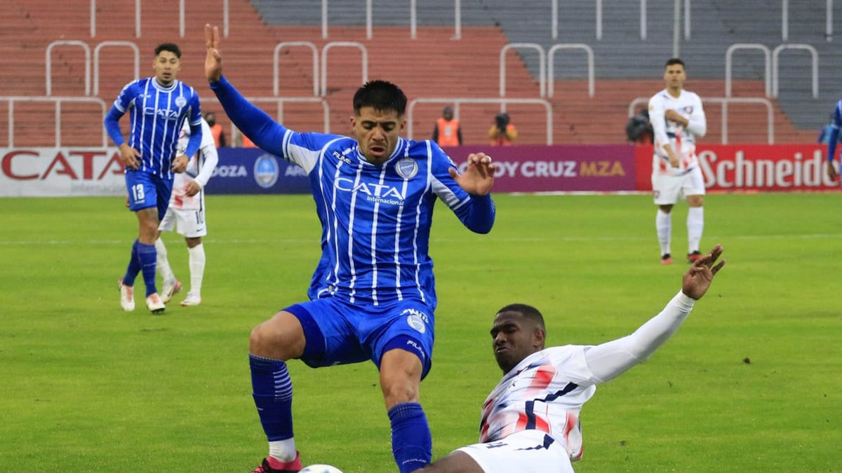 El partido entre Godoy Cruz y San Lorenzo fue suspendido por incidentes en la tribuna