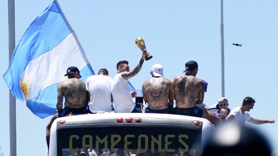 Festejos por Argentina campeón del mundo en Qatar 2022. Foto: REUTERS.