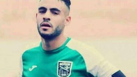 Sofiane Loukar, futbolista del MC Saïda