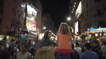 "Vení al teatro": la campaña que busca renovar el amor por las salas