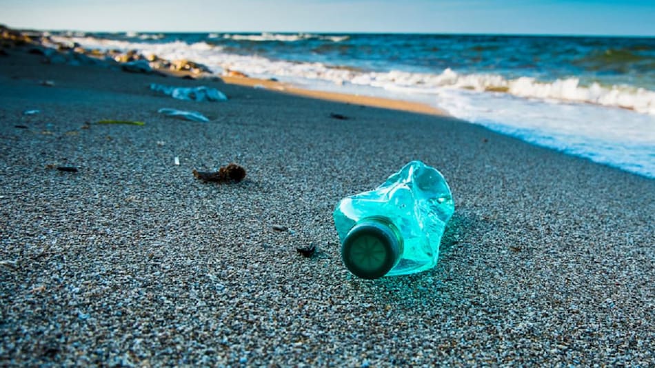 Embajadores de la UE retiran cientos de microplásticos