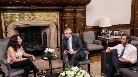 Alberto Fernandez, Santiago Cafiero y Cristina Caamaño en Casa Rosada, AGENCIA NA