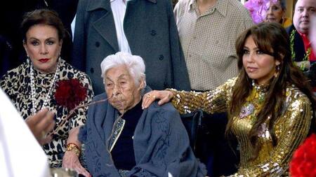 Thalía, Laura Zapata y su abuela Doña Eva