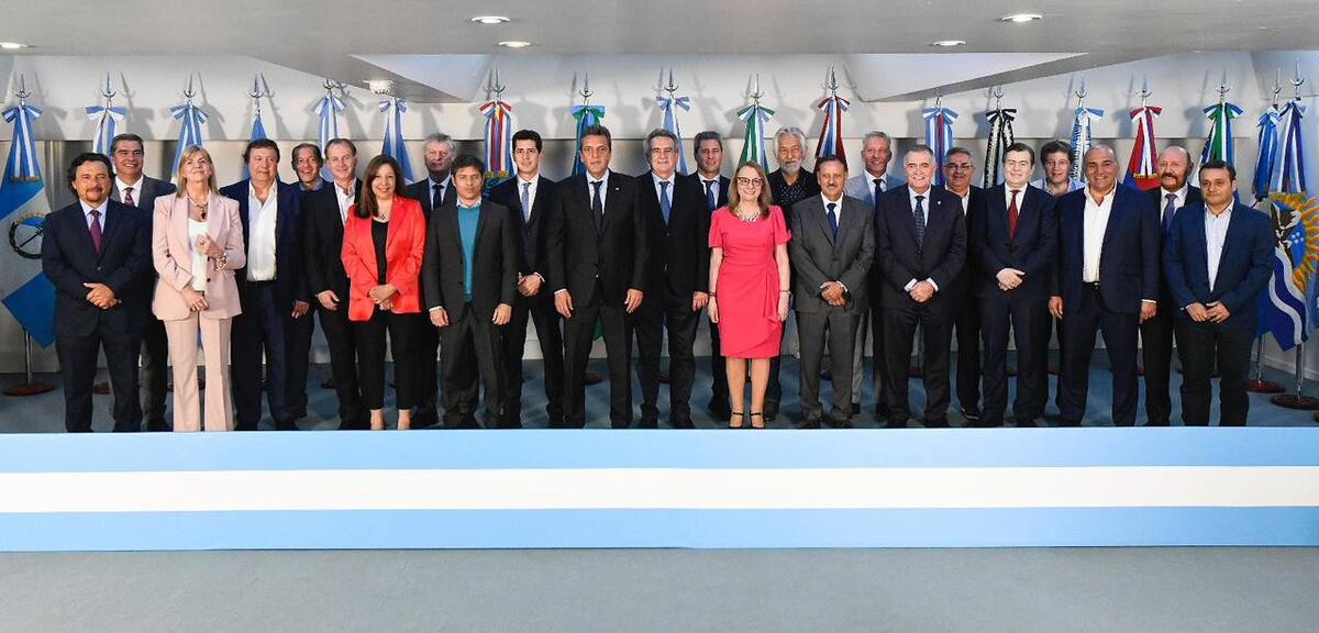 Sergio Massa en reunión con gobernadores. NA