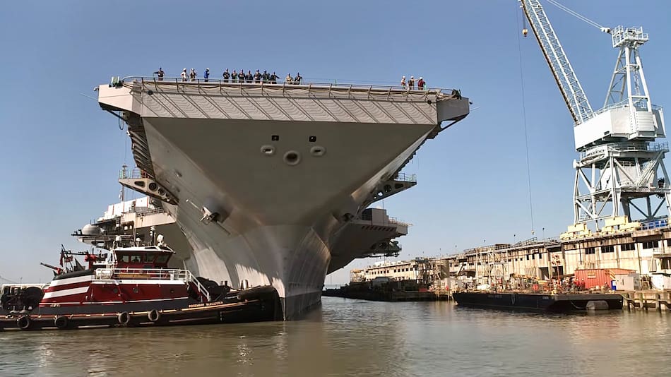 Portaaviones nuclear USS John F. Kennedy (CVN-79) de Estados Unidos.