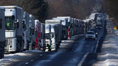 Bloqueo del paso fronterizo entre Ucrania y Polonia. Foto: Reuters.