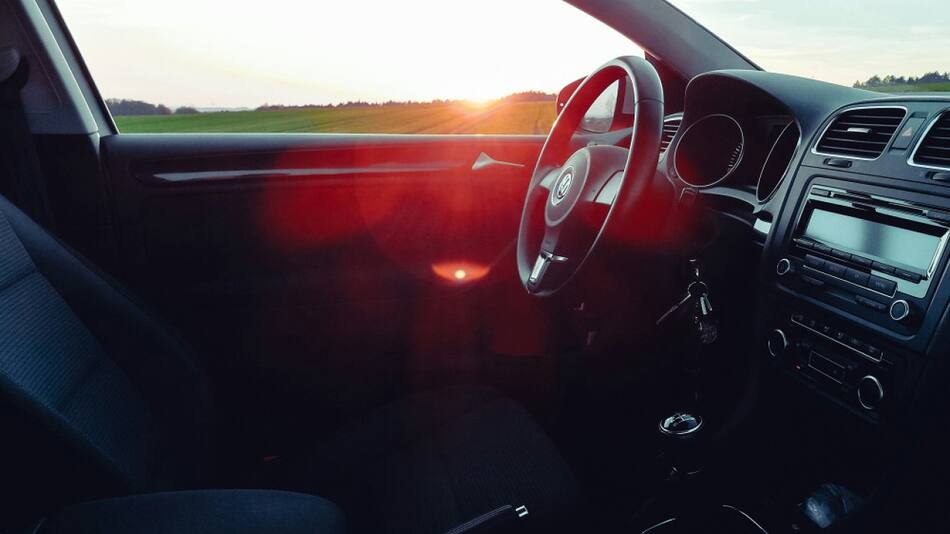 Automóvil, manejo. Foto: Unsplash.