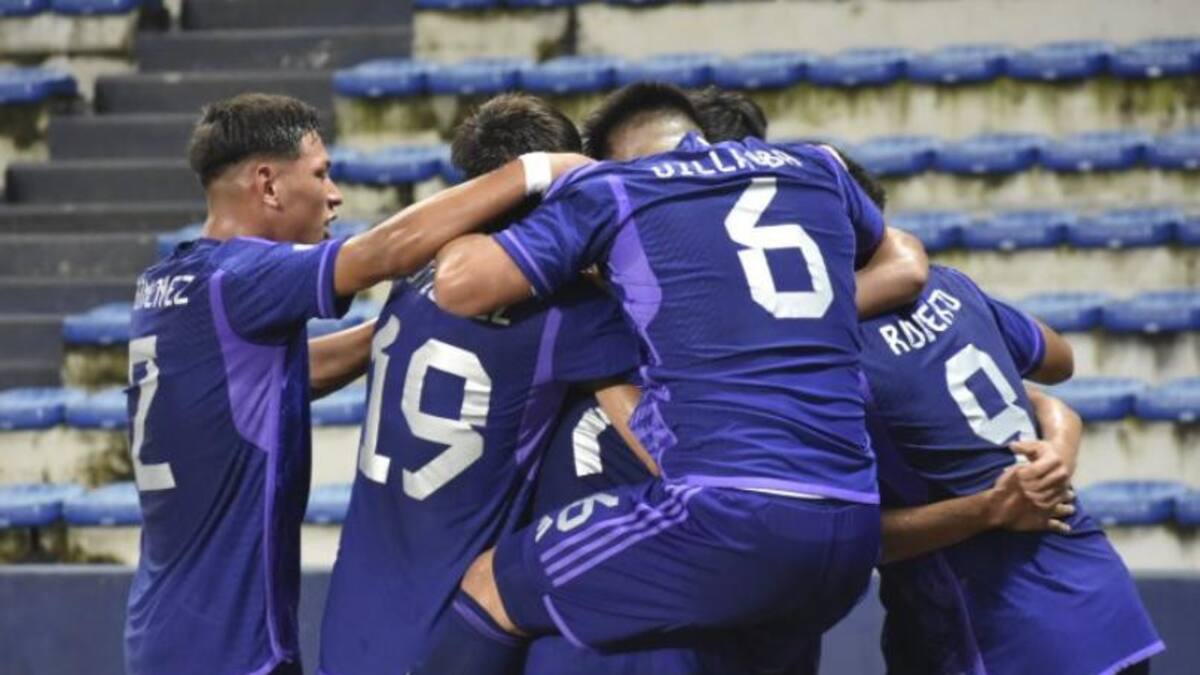 La selección argentina sub 17 festeja. Foto: NA