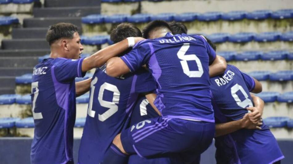 La selección argentina sub 17 festeja. Foto: NA