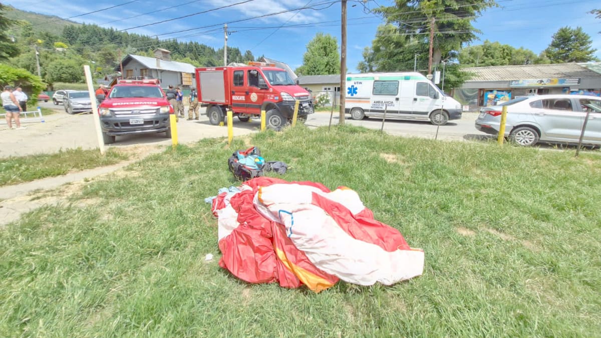Bariloche: una turista en parapente chocó contra cables de alta tensión, sufrió quemaduras y dejó a 3.000 personas sin luz