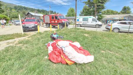 Accidente con un parapente en Bariloche. Foto: X/chechealumine