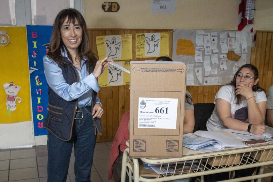 Votó Roxana Reyes en Santa Cruz. Foto: Télam.