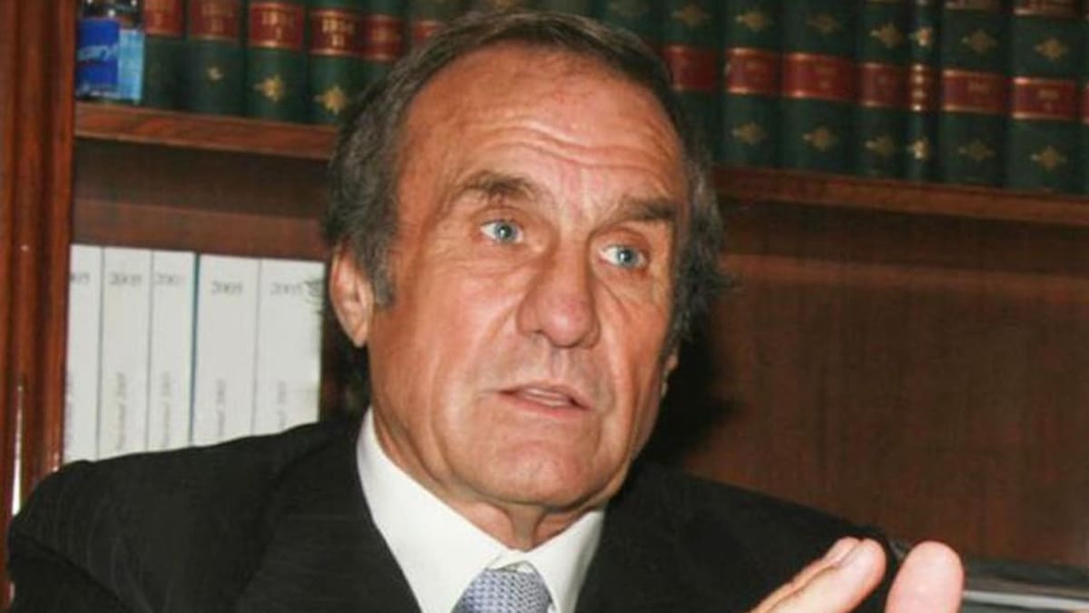 Nuevo parte médico de Carlos Reutemann: se detuvo la hemorragia y sigue estable en terapia intensiva