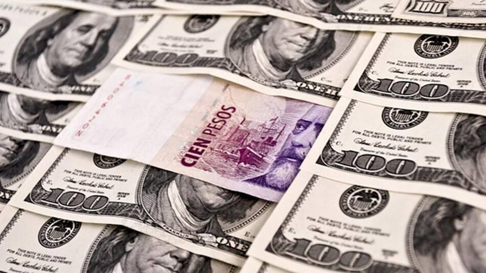 Dólares y pesos