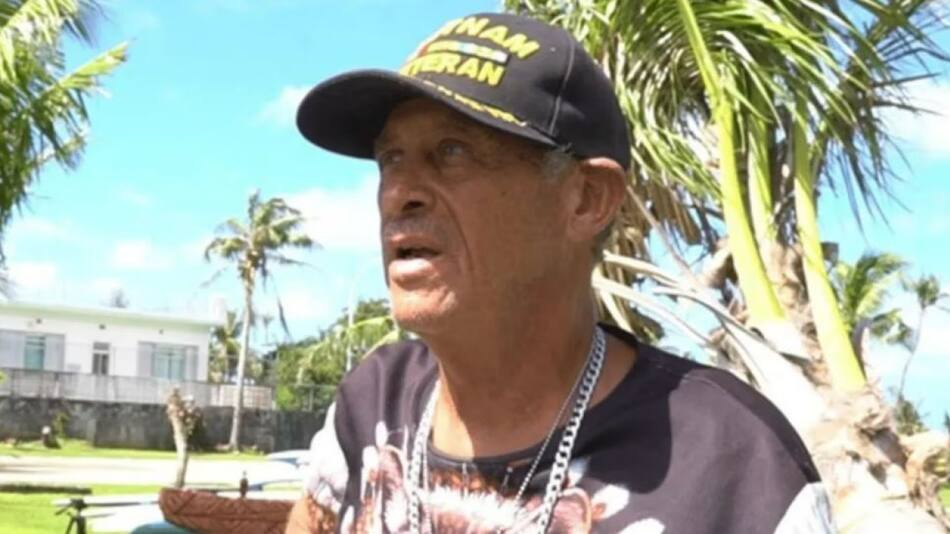 Steven Ayala, el veterano de Vietnam que fue recompensando por su gesto. Foto: Gentileza Kuam News.