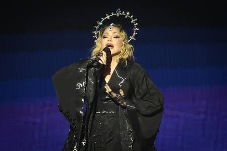 Madonna se presentó en un concierto gratuito, única presentación de su gira The Celebration Tour en Sudamérica, en la playa de Copacabana. EFE
