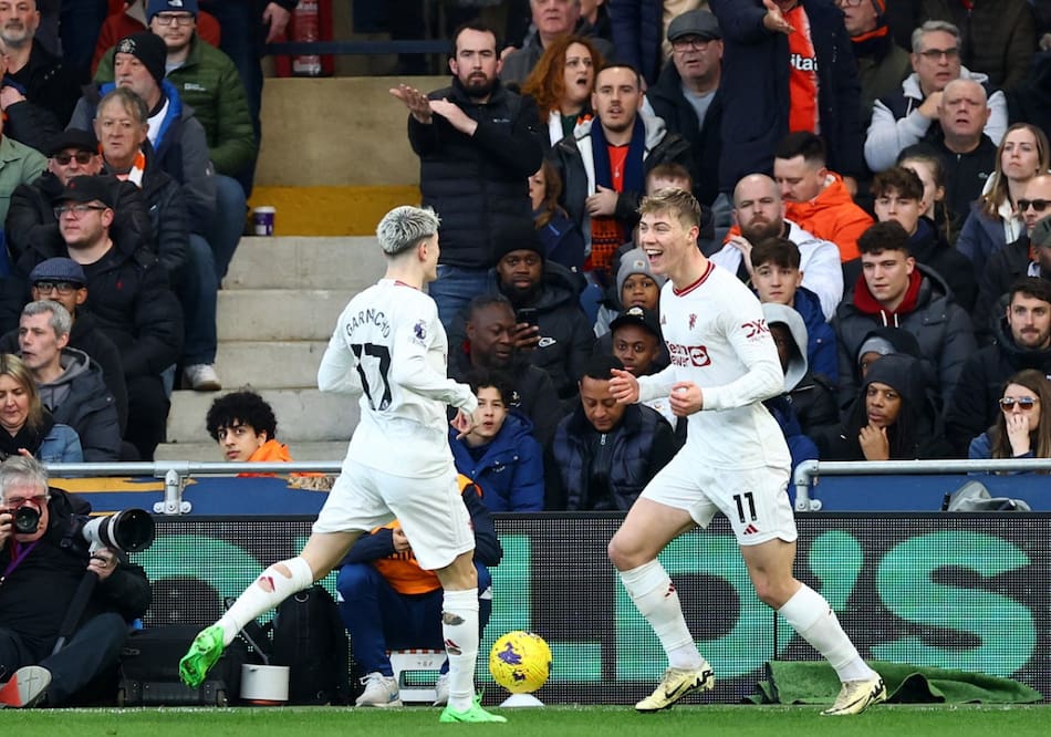 Garnacho y Hojlund; Luton Town vs. Manchester United. Foto: Reuters.