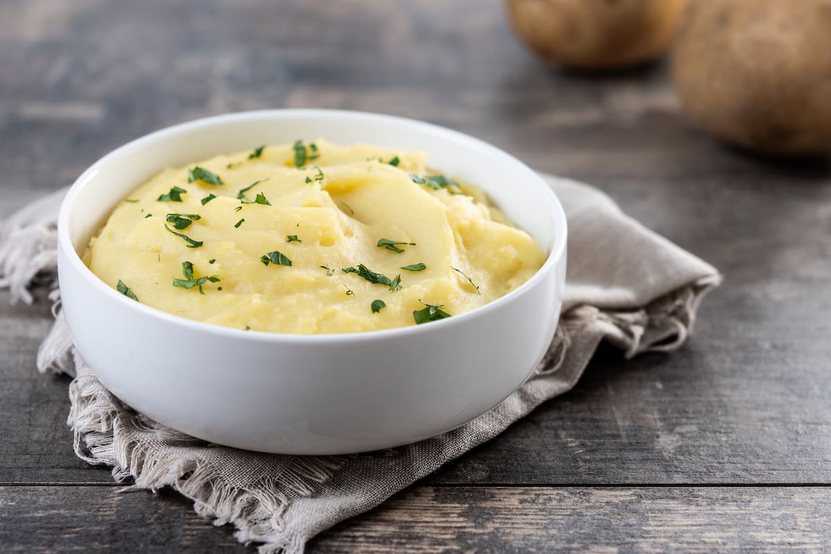 Bowl con puré de papas.