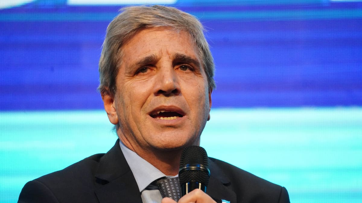 Luis Caputo en el 43° Congreso Anual de la IAEF.