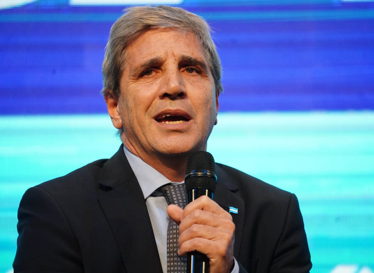 Luis Caputo en el 43° Congreso Anual de la IAEF.