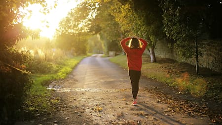 Curiosidades saludables: cuánto hay que caminar para eliminar los excesos de las fiestas de Año Nuevo