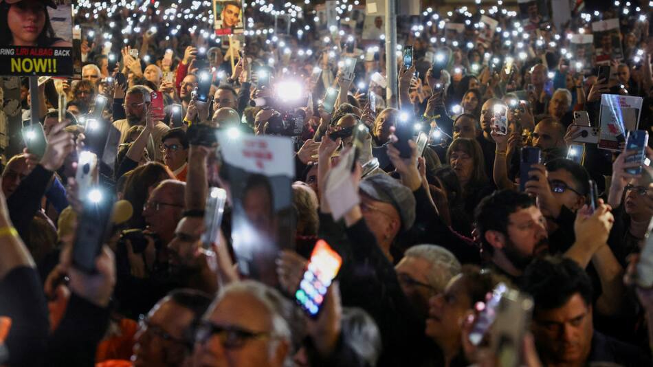 Familias piden al Gobierno israelí que se esfuerce por traer a todos los rehenes. Foto: Reuters.