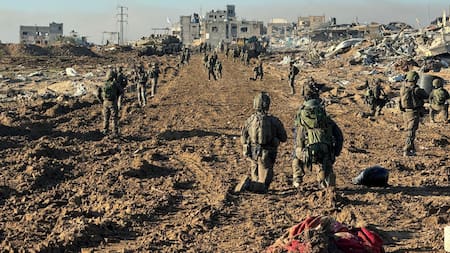 Soldados israelíes en la Franja de Gaza; guerra Israel-Hamás: Foto: X @idfonline