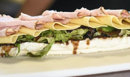 "Café que va", es uno de los tres imperdibles lugares para hacer una parada técnica. Foto: NA.