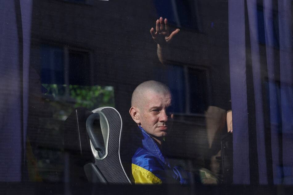 Canje de prisioneros entre Ucrania y Rusia. Foto: Reuters/Valentyn Ogirenko
