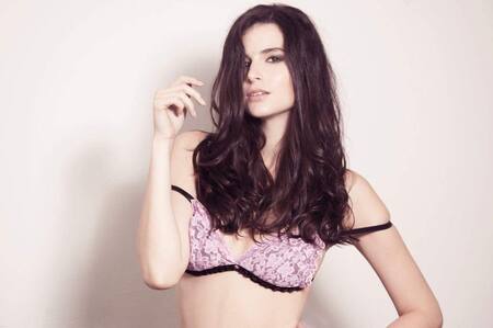 Laura Rivarola - La chica del clima de Canal 26