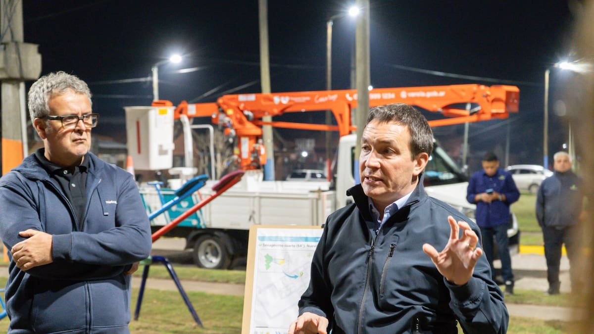 Florencio Varela: Andrés Watson supervisó la renovación lumínica en La Colorada Oeste