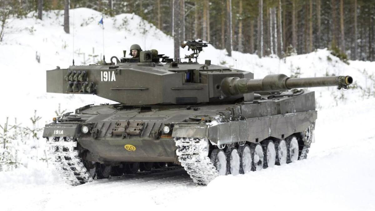 Tanques Leopard noruegos en Ucrania. Foto Twitter @saverioVivas2.