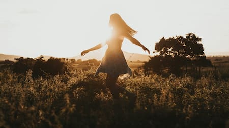 Mujeres, felicidad. Foto: Unsplash.
