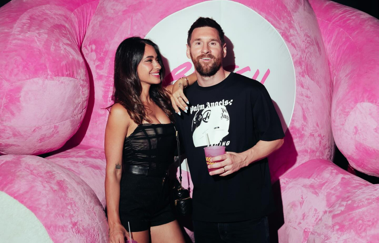 Antonela Roccuzzo y Lionel Messi en la Bresh. Foto: Instagram.