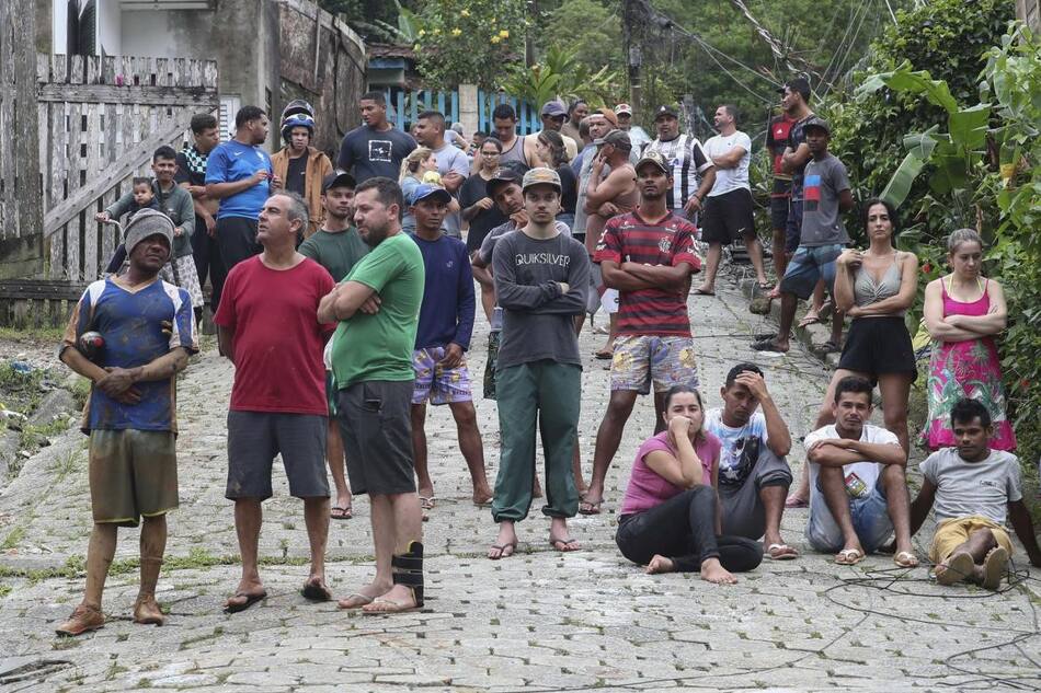 Violento temporal en San Pablo: hay decenas de muertos y continúan los trabajos de rescate. EFE