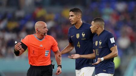 Szymon Marciniak, el árbitro de Argentina-Australia. Foto: Reuters.
