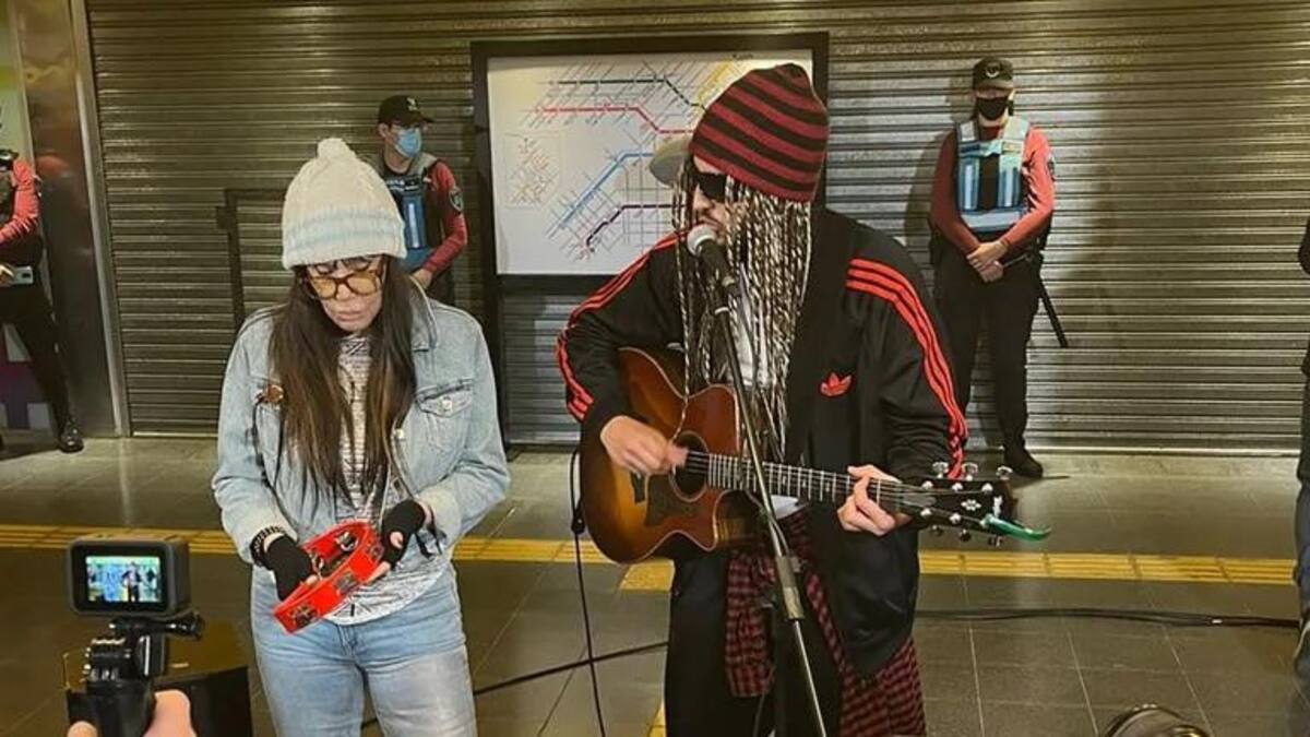 Show sorpresa de Sebastian Yatra y Susana Gimenez en el subte H. Foto: @stellacastro13.