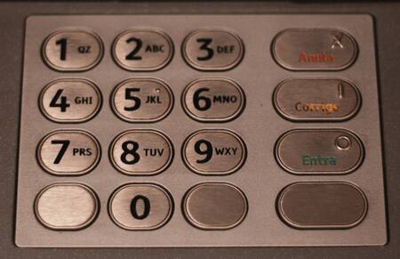 Los cajeros automáticos tendrán nuevos estándares de accesibilidad. Foto: Unsplash.